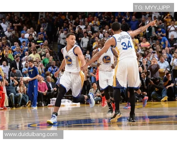 猛龙与勇士常规赛对决精彩回顾及赛季展望分析